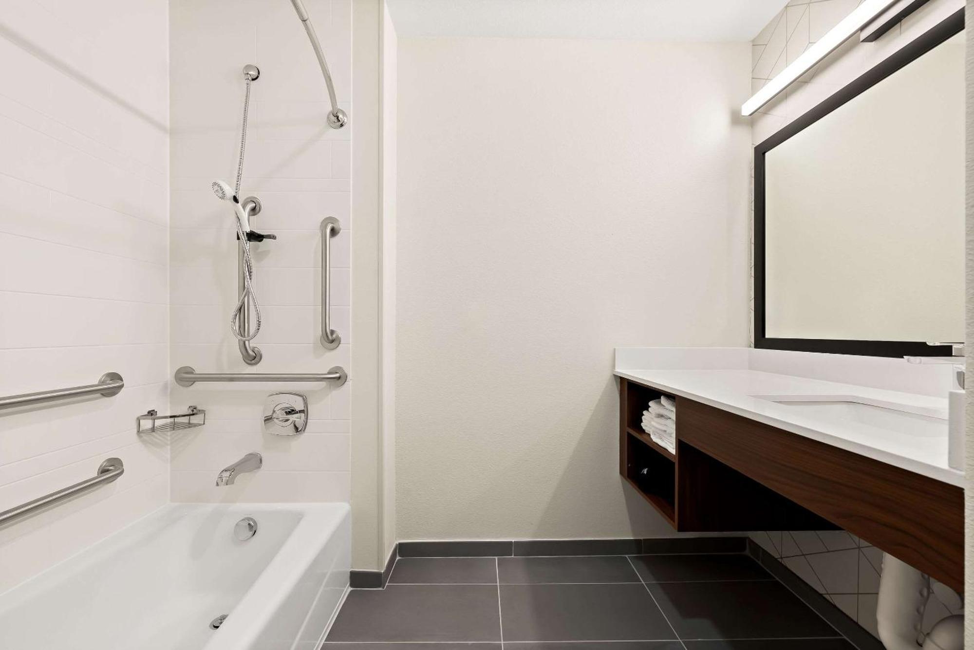Everhome Suites Huntsville - Research Park Esterno foto
